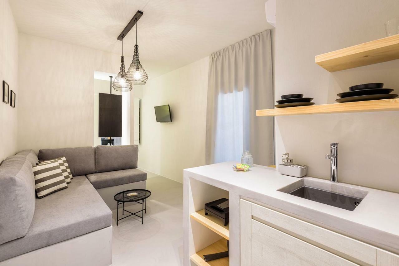 Peven Suites Náousa Room photo